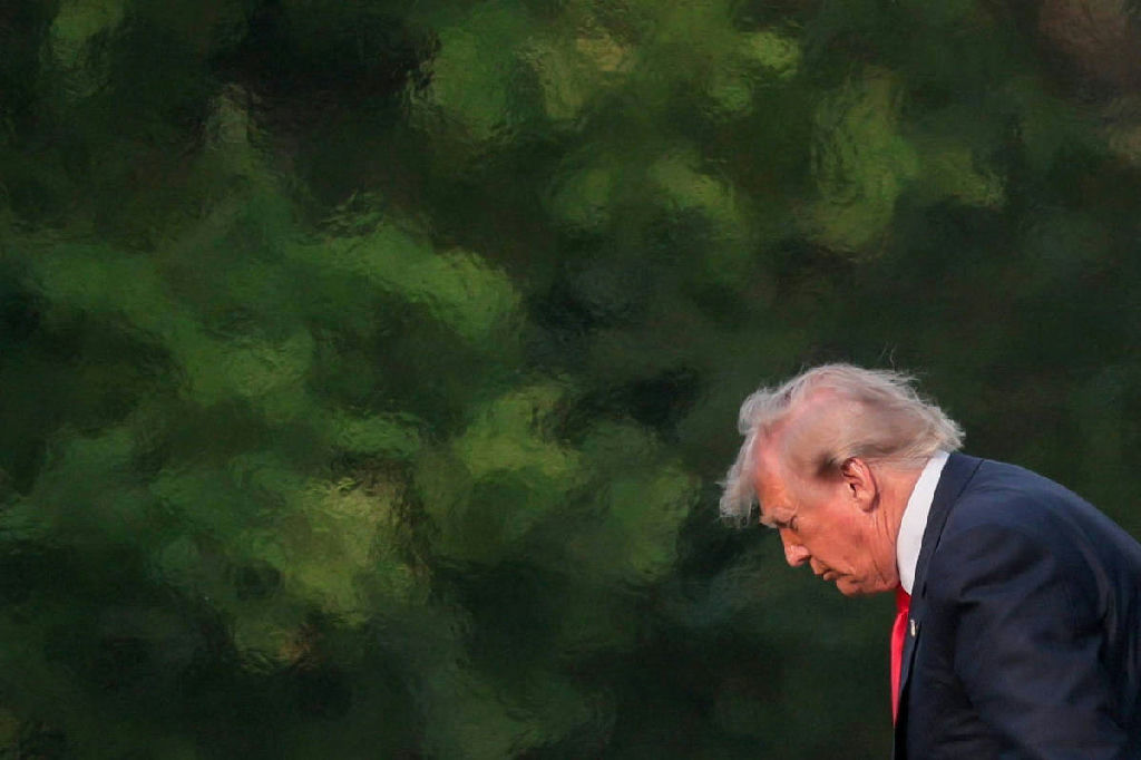 A estratégia tarifária de Donald Trump e os impactos na economia global