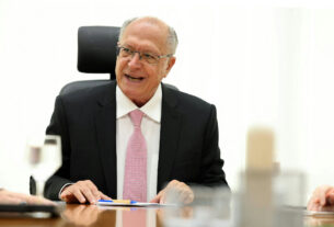 Alckmin critica postura de Milei e aponta intromissão grosseira em assuntos brasileiros