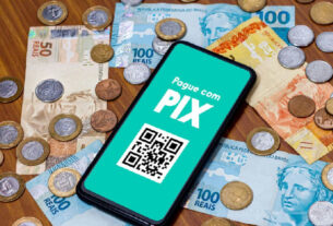 Ascensão do PIX redefine hábitos financeiros e reduz uso de dinheiro em espécie no Brasil