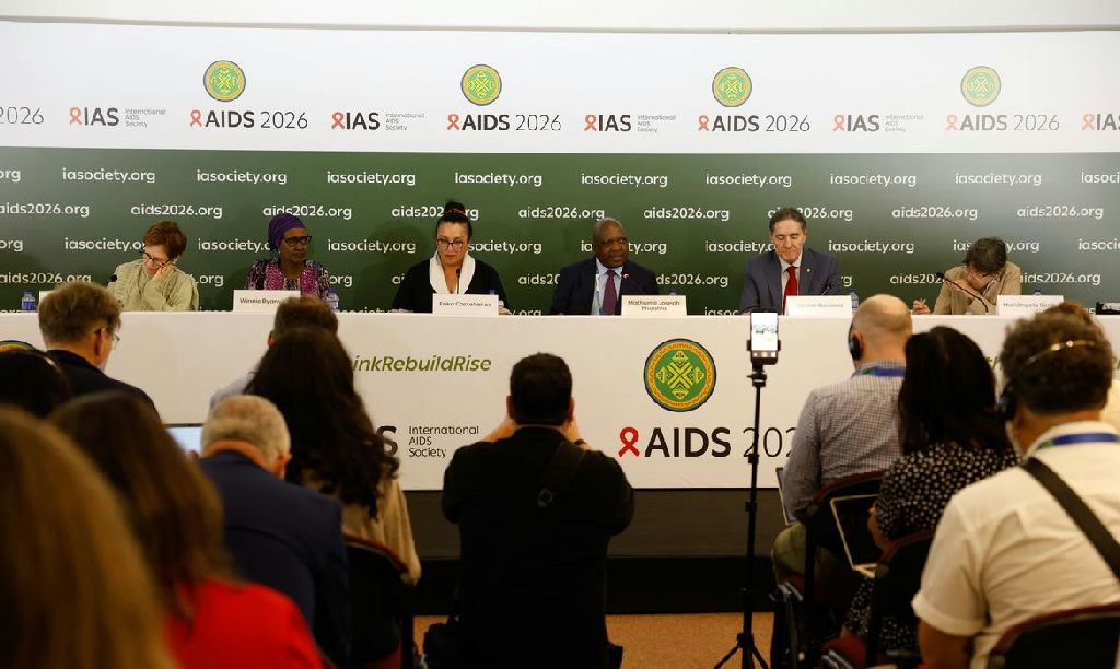 Avanço contra HIV enfrenta risco global com queda de financiamento e estigma