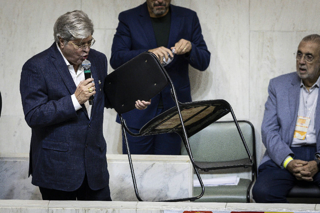 Convenção do PSB em São Paulo é marcada por tom de confronto e referência a episódio de cadeirada