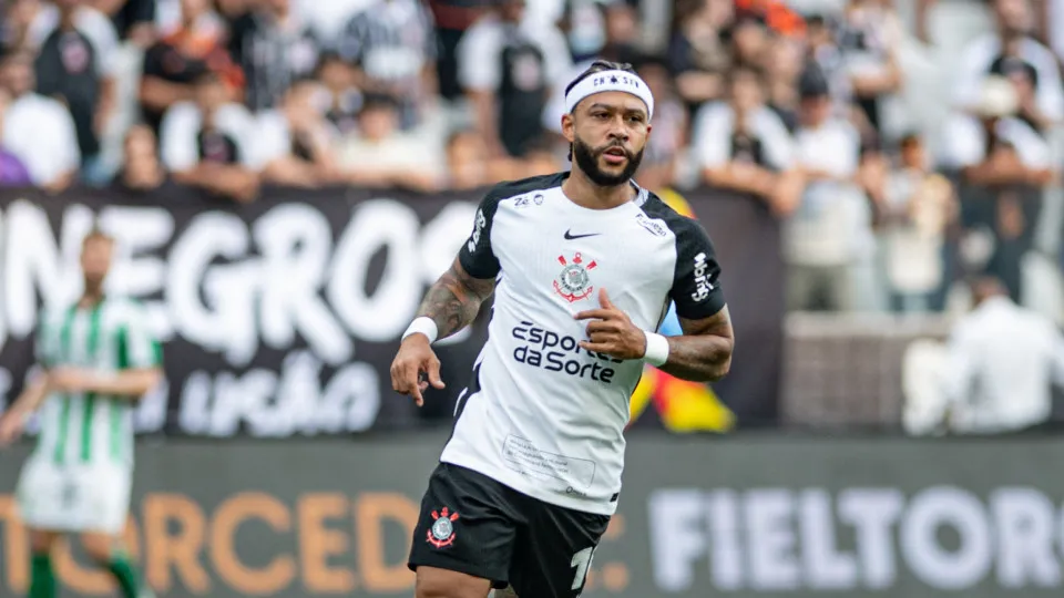 Corinthians mantém otimismo por renovação de Memphis Depay após fim de contrato