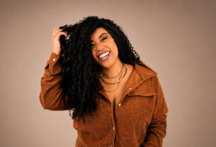 DAMA marca os 18 anos de carreira de Daya Moraes com filme e álbum de produção gaúcha