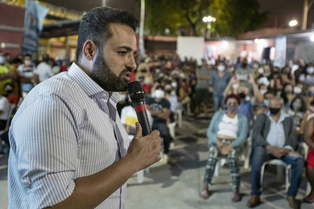 Ex-prefeito de Embu das Artes enfrenta processo judicial por porte ilegal de arma