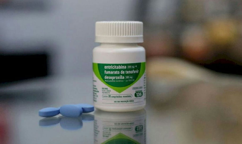 Fiocruz firma acordo para produção nacional de novo medicamento contra HIV