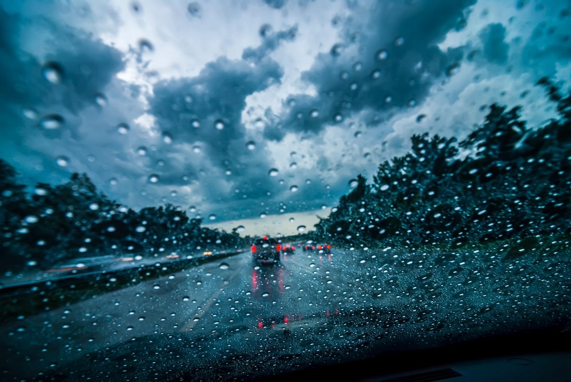 risco de temporais, chuva intensa, ventos fortes, granizo e descargas elétricas