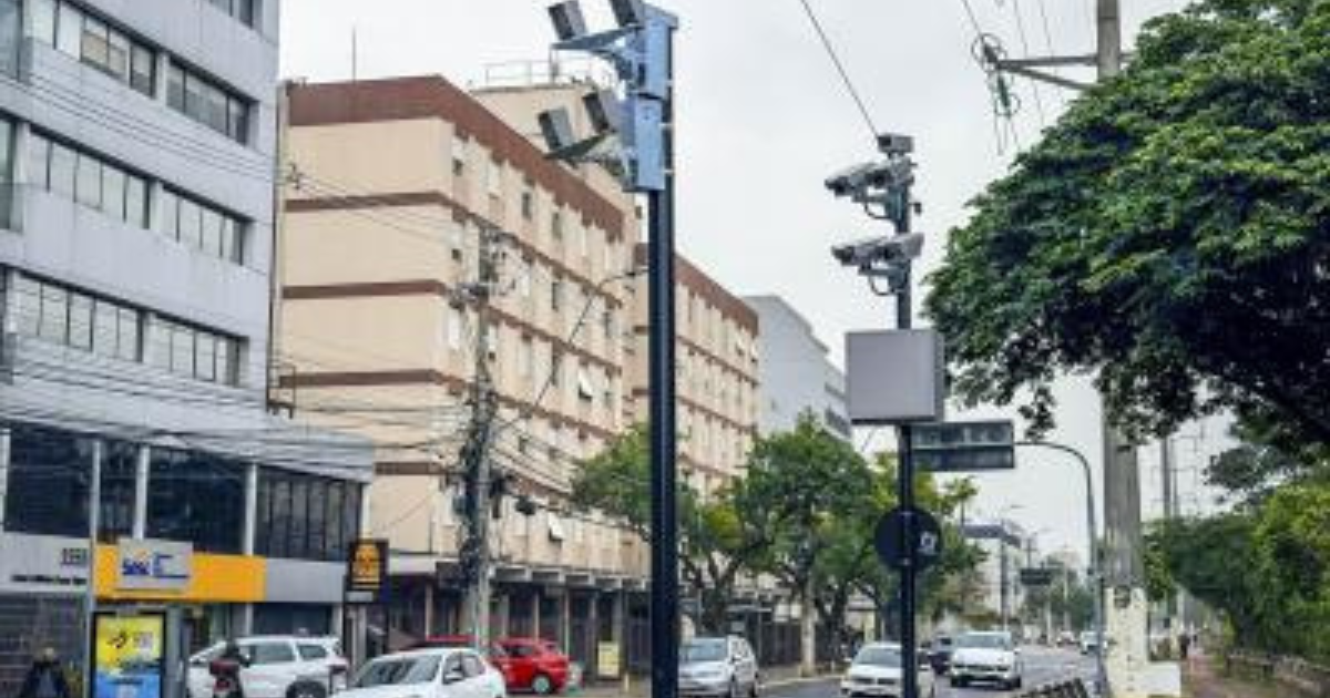 Detectores de avanço de sinal entram em operação em três cruzamentos a partir do dia 27