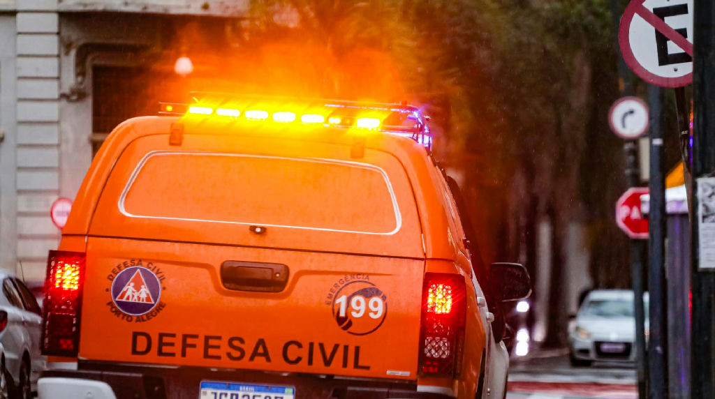 Chuva supera 110 mm em Porto Alegre e Defesa Civil atende 27 ocorrências