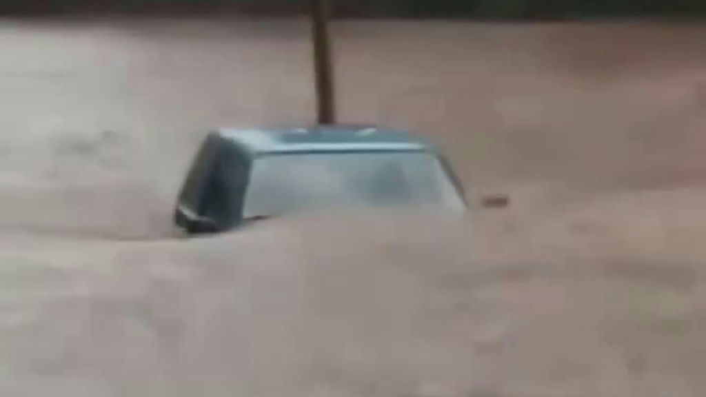 Resgate dramático salva idoso ilhado em carro durante enchente no norte gaúcho