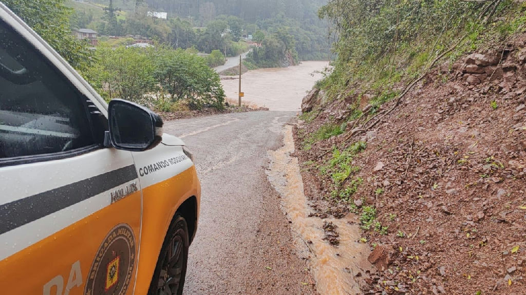 Bloqueios em rodovias do Rio Grande do Sul afetam o tráfego nesta quarta-feira