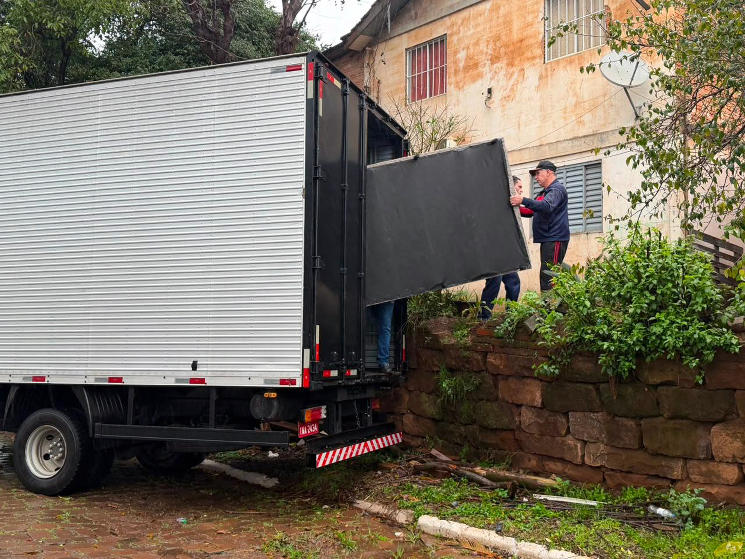 Enchentes no Rio Grande do Sul deixam mais de 400 pessoas desabrigadas