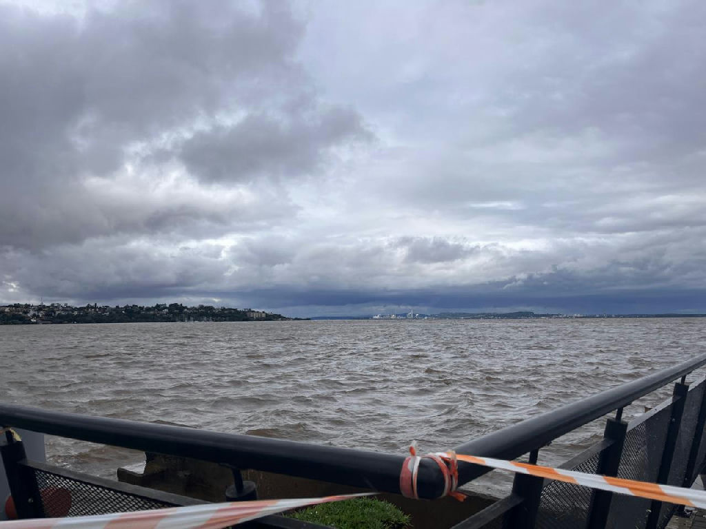 Instabilidade climática persiste no Rio Grande do Sul com rios ainda em alerta