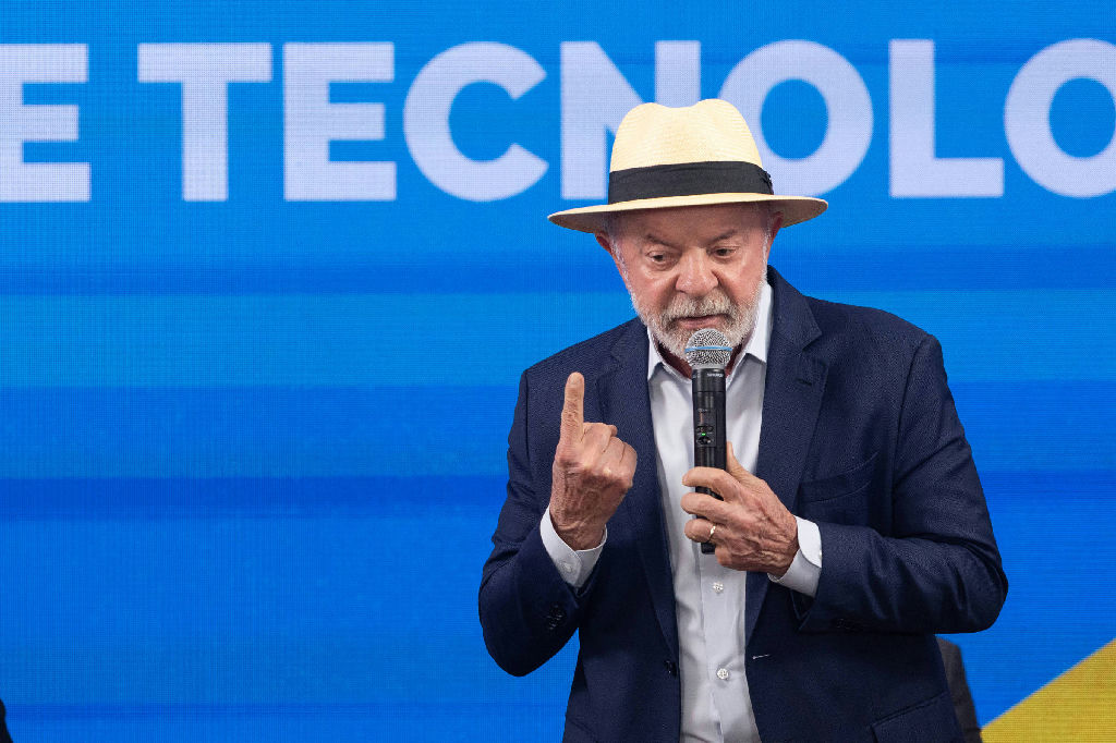Lula ironiza Milei após ataques do presidente argentino em convenção do PL