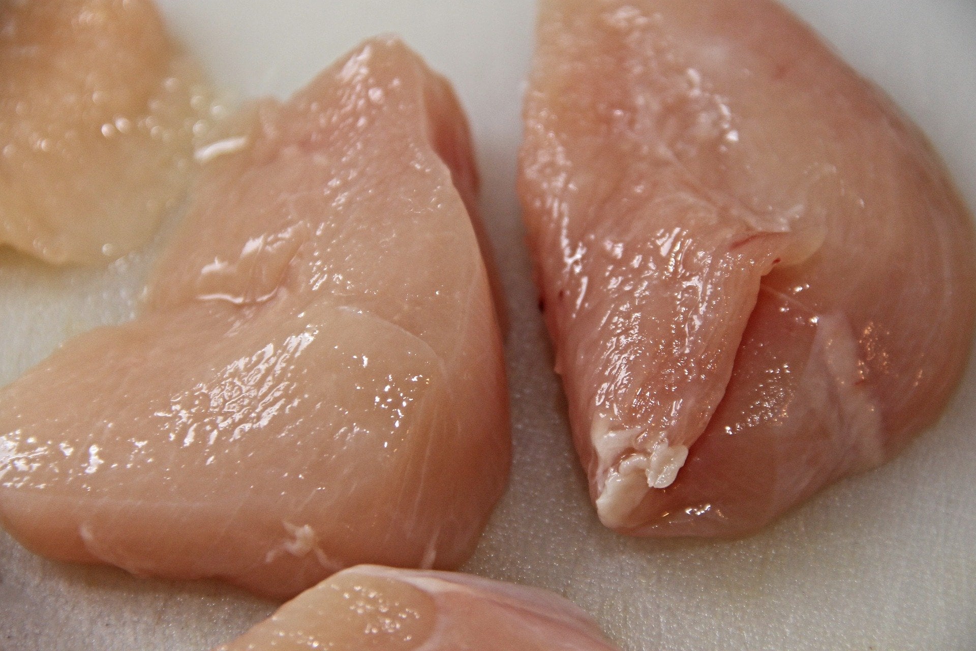 Mercado de carne de frango encerra julho com estabilidade nos preços