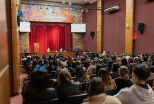 Monitores de inclusão de Canoas recebem formação em primeiros socorros