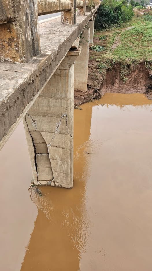Situação da ponte sobre o Rio Guaporé, na Ers-129, entre Encantado e Muçum