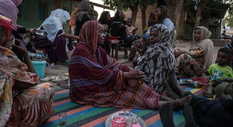 Violência sexual e ataques armados impedem acesso de mulheres à água no Sudão