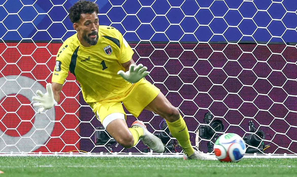 Vozinha é o novo reforço do Colo Colo após brilhar na Copa do Mundo