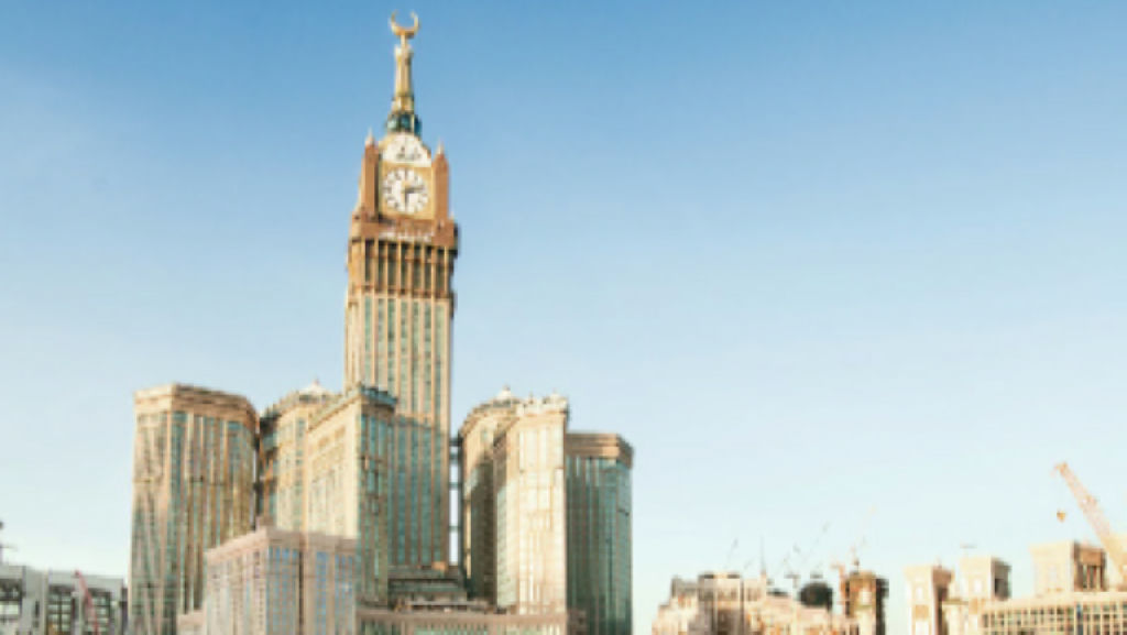 A engenharia monumental da Makkah Royal Clock Tower e o desafio de construir em Meca