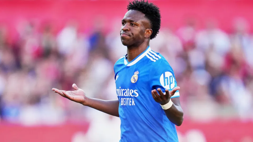 Arsenal prepara oferta astronômica para tentar a contratação de Vinícius Júnior