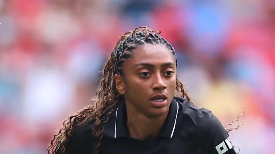 Barcelona contrata Kerolin em transferência recorde para o futebol feminino brasileiro
