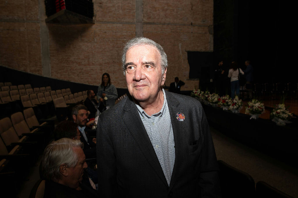 Belluzzo questiona foco no endividamento público e defende visão desenvolvimentista