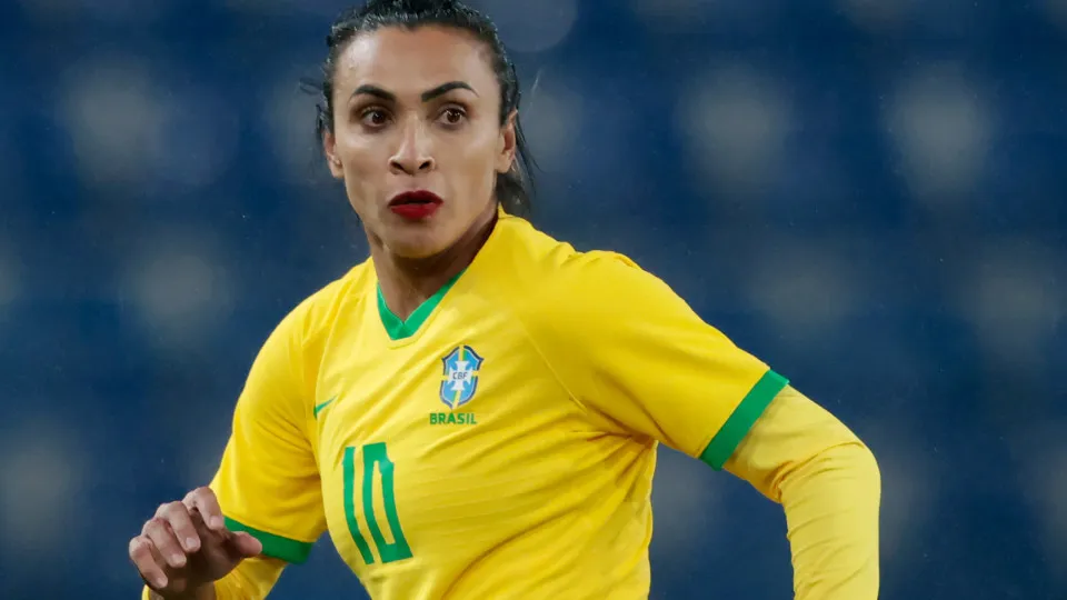 Cavadinha no futebol: jornal britânico destaca lances icônicos de brasileiros