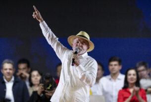 Cenário eleitoral de 2026 impõe desafios à estratégia de campanha de Lula