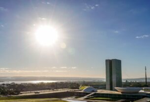 Congresso vota nesta semana fim da escala 6x1 e "taxa das blusinhas"