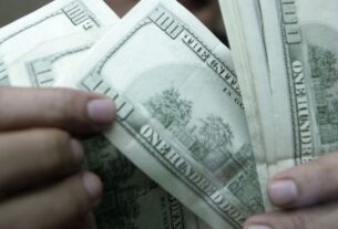 Dólar sobe a R$ 5,19 após tom mais duro de presidente do Fed