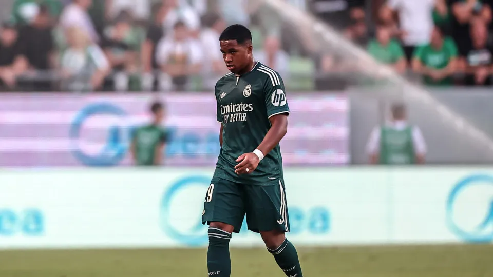 Endrick analisa propostas de empréstimo e Roma desponta como principal destino