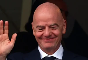 FIFA mantém respaldo a Gianni Infantino após recuo em projeto comercial