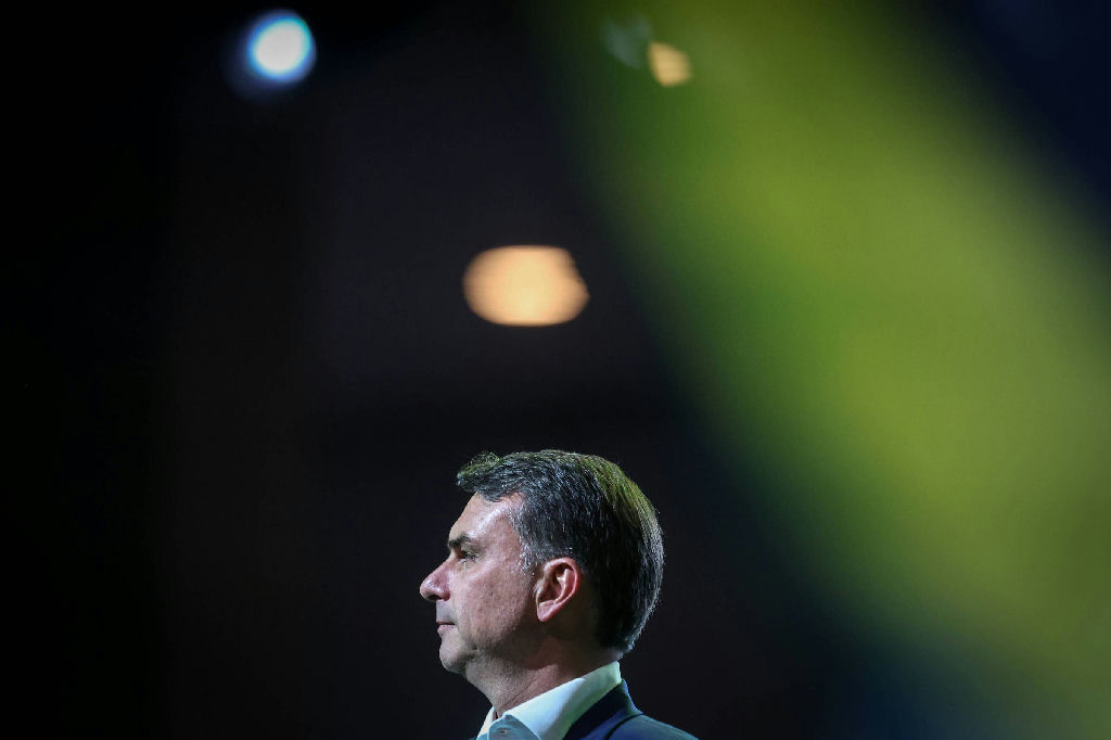 Flávio Bolsonaro oficializa Alfredo Gaspar como vice em chapa presidencial