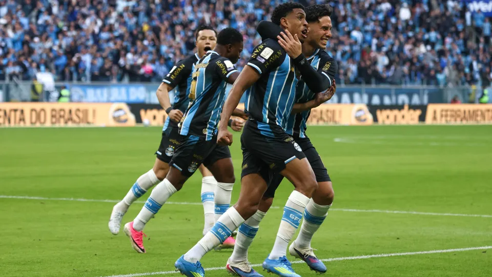 Grêmio supera São Paulo em virada emocionante e escapa da zona de rebaixamento