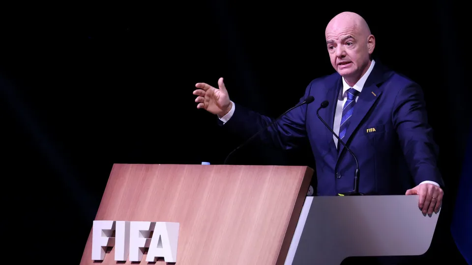 Investigação aponta favorecimento de funcionária por Gianni Infantino na época da Uefa