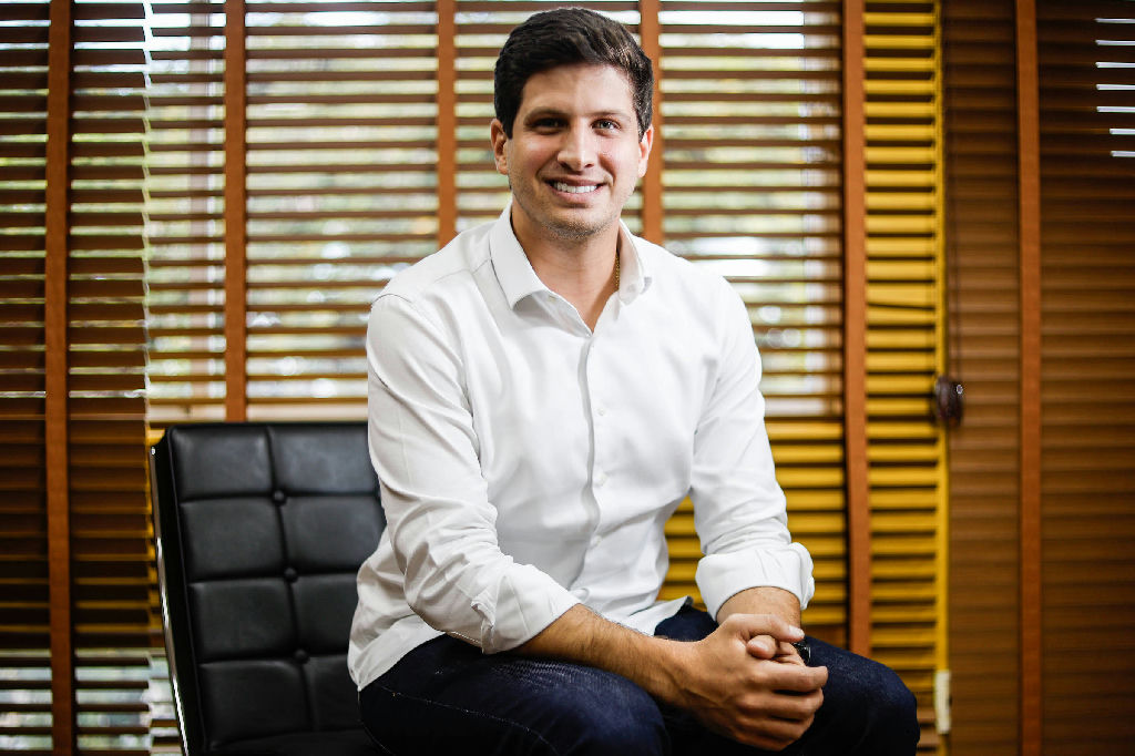 João Campos é o entrevistado do programa Frente a Frente nesta segunda-feira