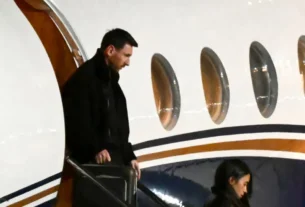 Lionel Messi desembarca na Argentina para o último adeus ao pai