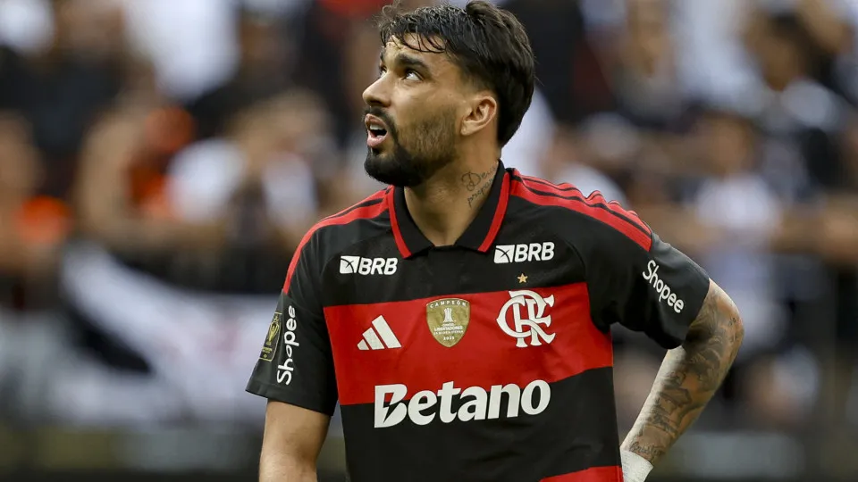 Lucas Paquetá retorna ao Flamengo e analisa desafios da equipe na temporada