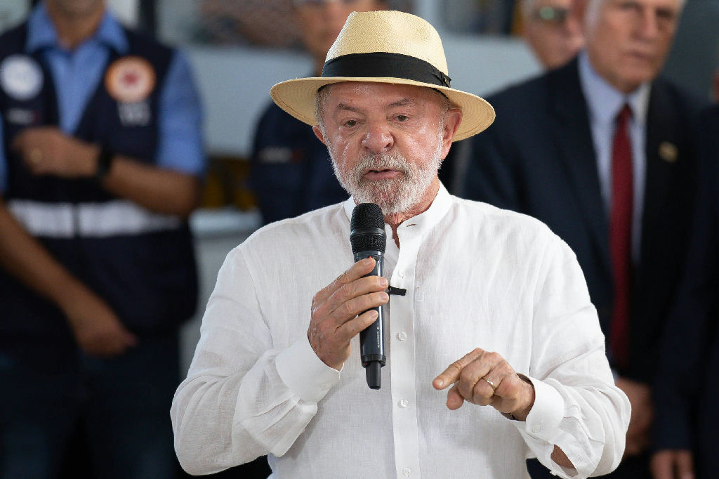 Lula projeta cenário eleitoral desafiador e PT monitora risco de segundo turno