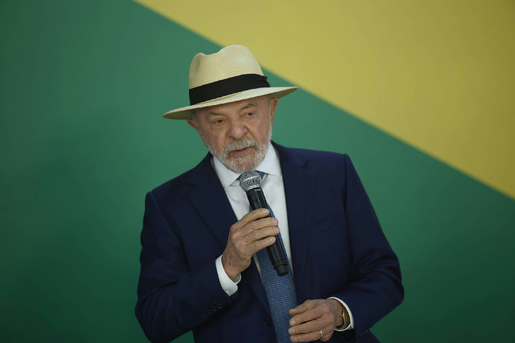 Lula reforça agenda habitacional e apoia aliados em evento do MTST em São Paulo