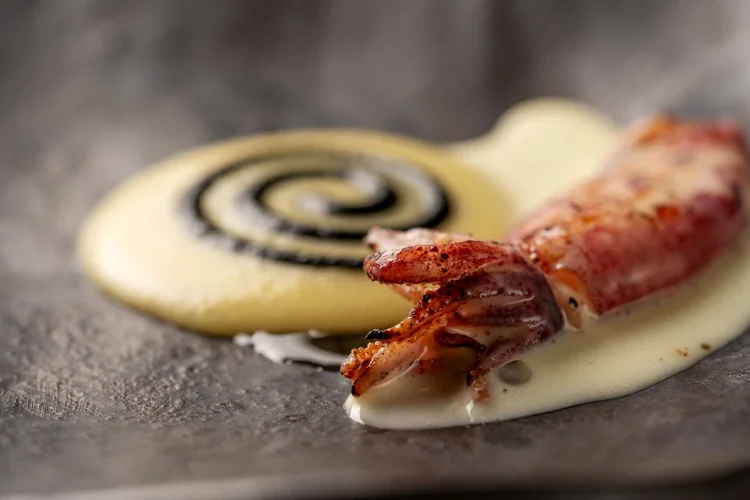 Manu Buffara leva a essência da gastronomia brasileira ao The Standard Grill em Nova York