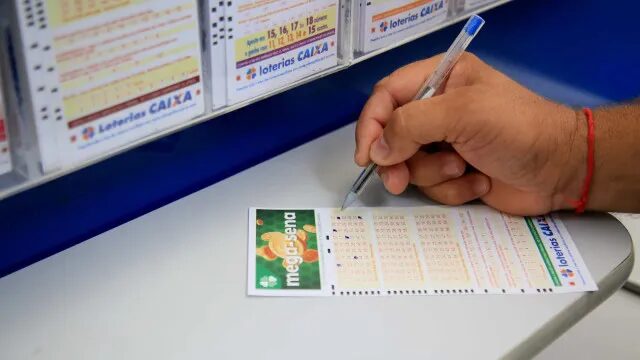 Mega-Sena acumula e próximo prêmio está estimado em R$ 100 milhões