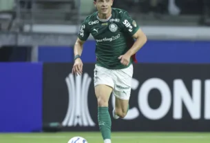Napoli monitora Agustín Giay e Palmeiras avalia futuro de titular