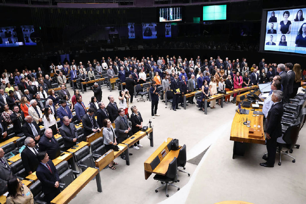 Paridade de gênero no Legislativo brasileiro deve levar quase quatro décadas