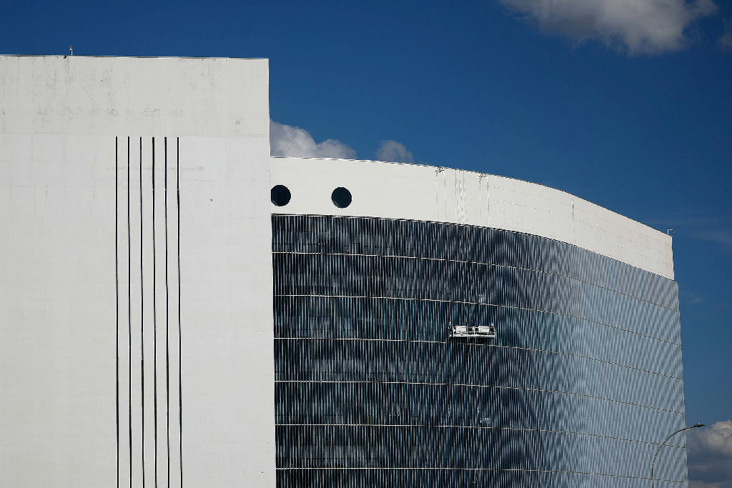 Partidos políticos acumulam irregularidades e pagam multas com dinheiro público