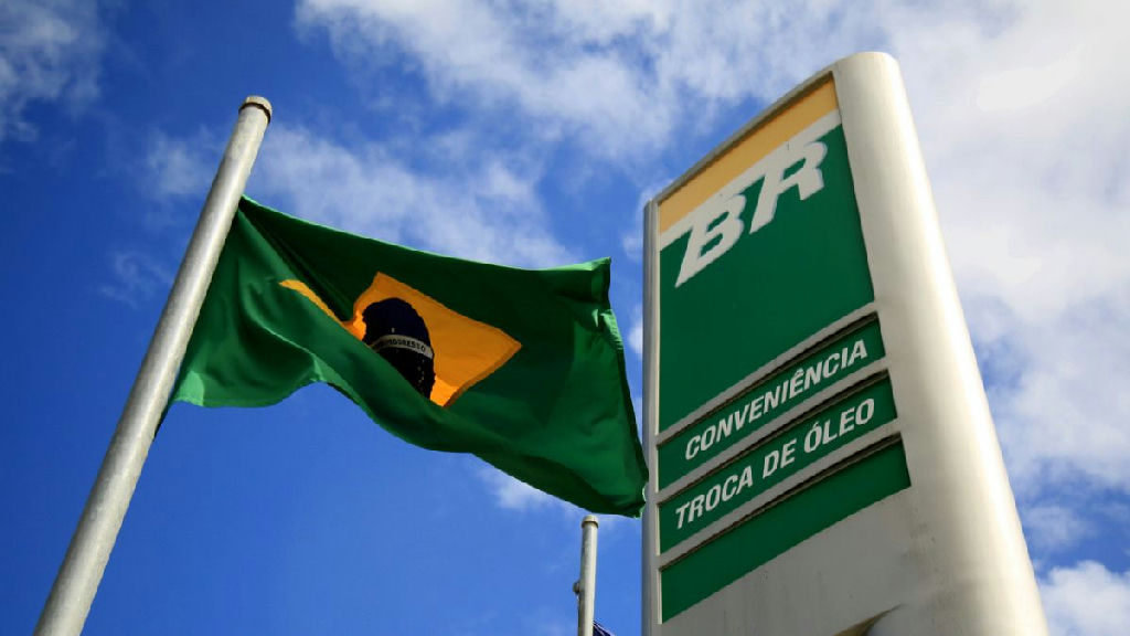 Petrobras dobra lucro no segundo trimestre de 2026 e distribui R$ 17,4 bilhões