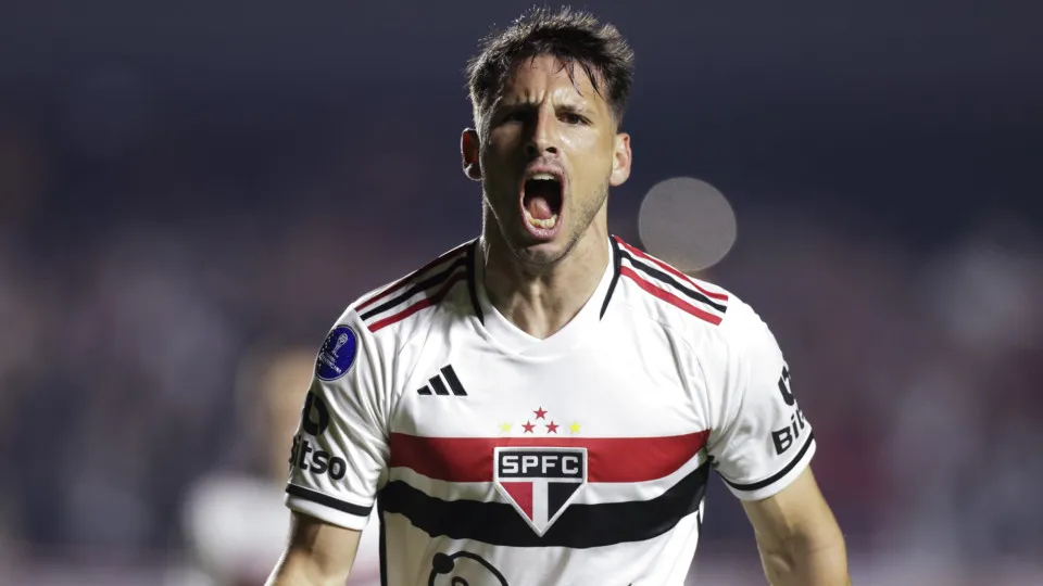 São Paulo encaminha renovação de contrato com Calleri até 2028