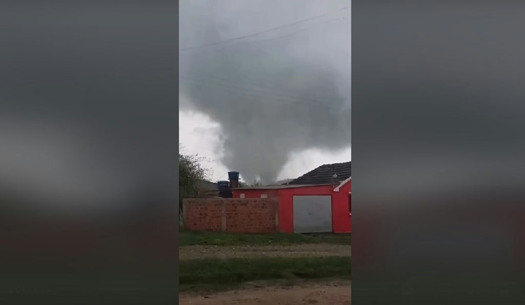 Tornado causa destruição em Pedro Osório e mobiliza Defesa Civil no sul do Rio Grande do Sul