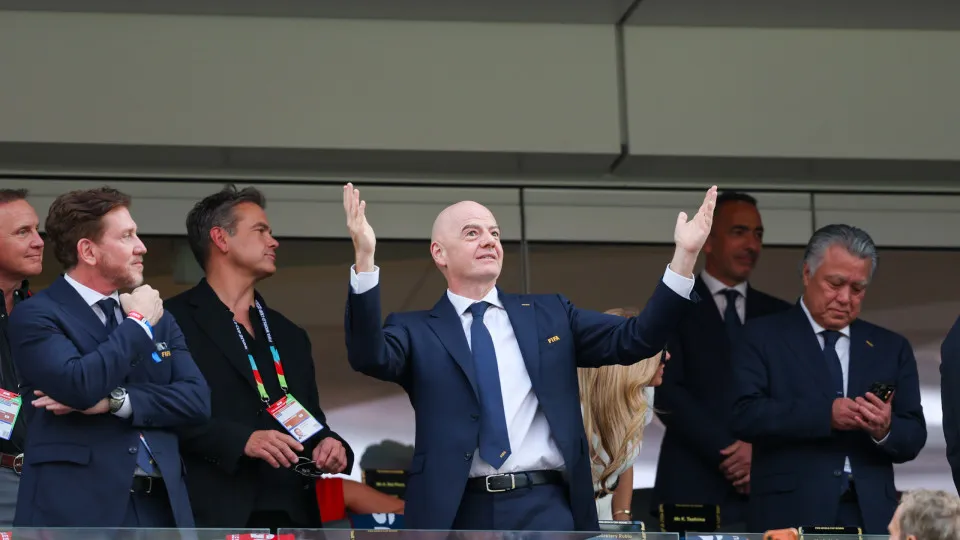 UEFA promete ir à justiça após País de Gales romper apoio a Infantino na FIFA