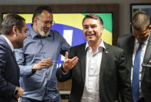 União Brasil rompe com PL no Rio e isola candidatura de Flávio Bolsonaro